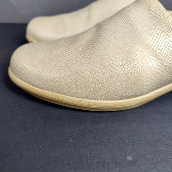 NAOT Lodos Women's Beige Lizard Leather Slip On Loafer Shoe Size 10-10.5 - Picture 5 of 9